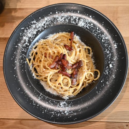 Az Eredeti Carbonara Spagetti: Egyszerűség és Ízvilág Találkozása